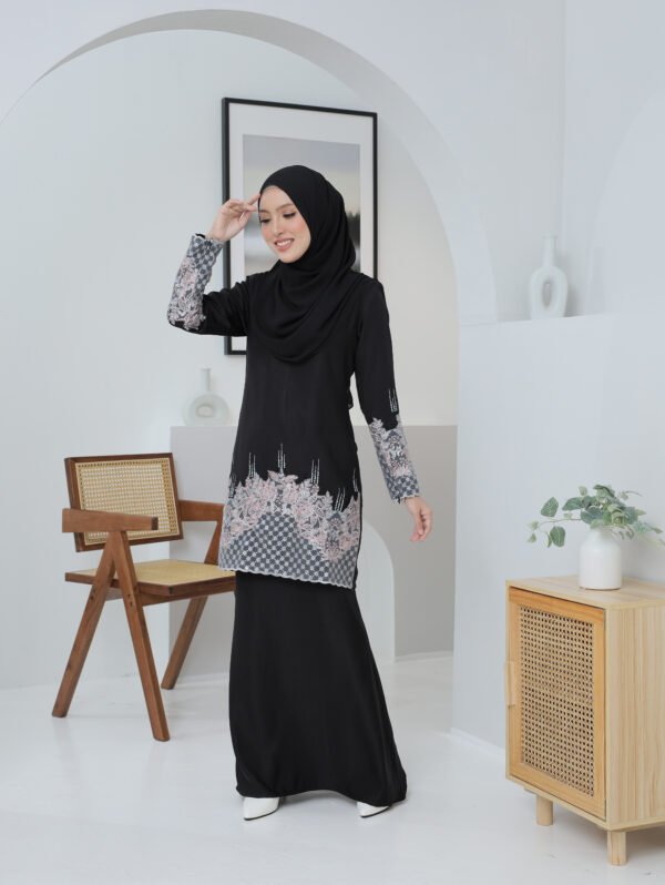 KURUNG MODEN SARA - Image 2