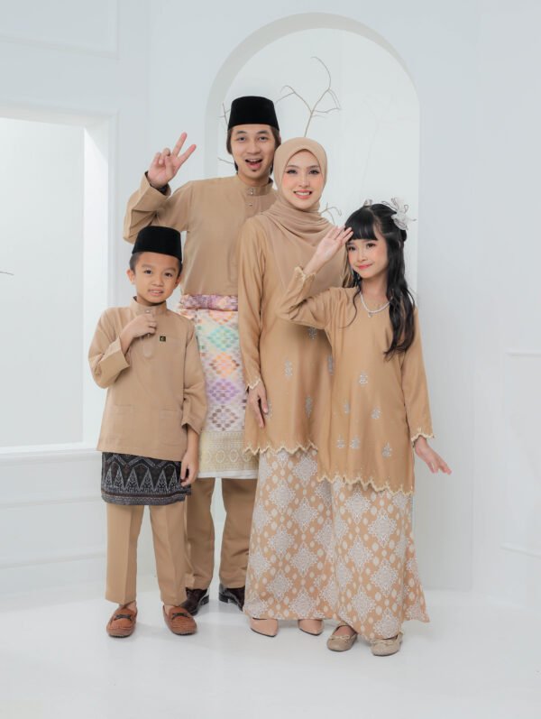 SET FAMILY KURUNG ALIYA NUDE