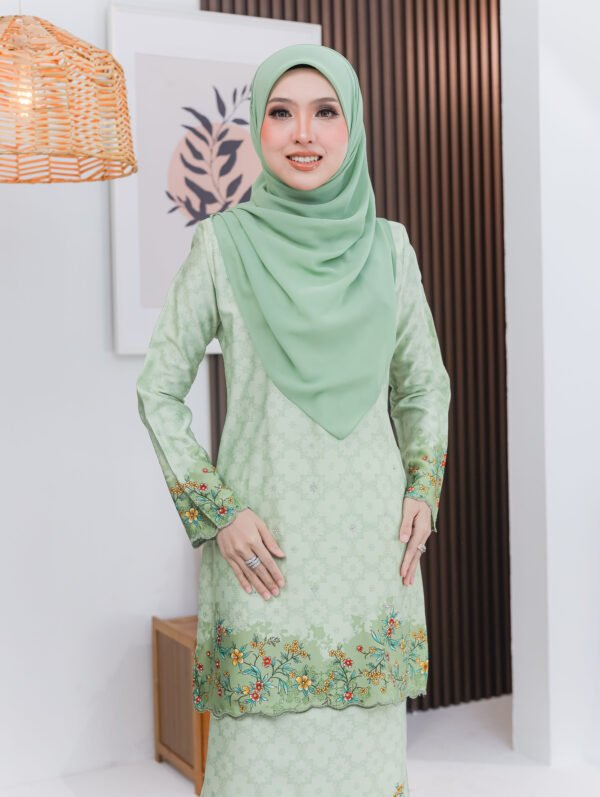SET FAMILY KURUNG SURI SAGE GREEN - Image 2
