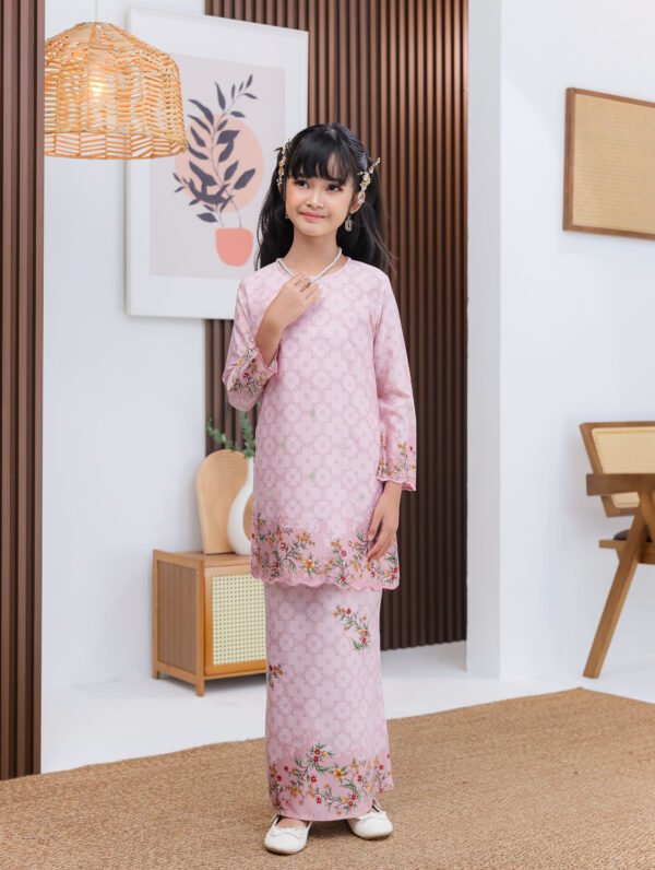 SET FAMILY KURUNG SURI SOFT PINK - Image 3