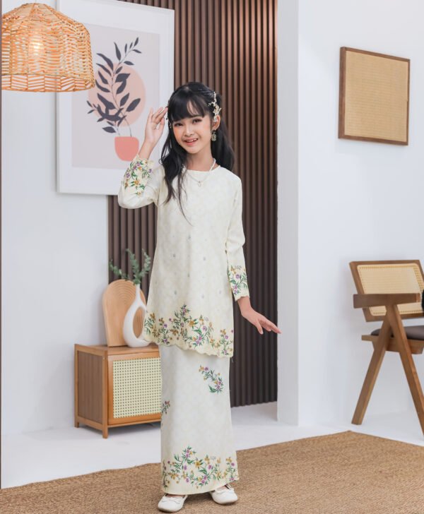 SET FAMILY KURUNG SURI SOFT YELLOW - Image 4